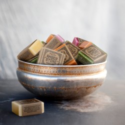 Amber stone Red fruits