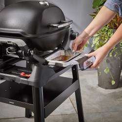 Weber Q 1200N Black – Barbacoa de gas portátil con mesas laterales