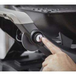 Weber Q 1200N Black – Barbacoa de gas portátil con mesas laterales