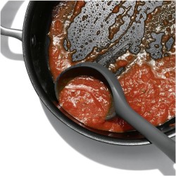 OXO Good Grips 11282000 – Cucharón pequeño de silicona resistente al c