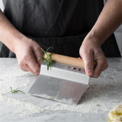 Mason Cash Innovative Kitchen – Bench Scraper 4‑in‑1 (5010853257211)