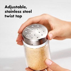 Espolvoreador OXO Good Grips de acero inoxidable 🧂 | Things