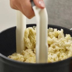 Easy Mash Prensador de patatas ergonómico Joseph Joseph | Things
