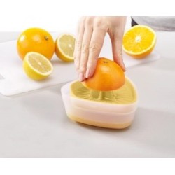 Duo Compact Juicer  Exprimidor Manual con Tapa Reversible Joseph Joseph | Things